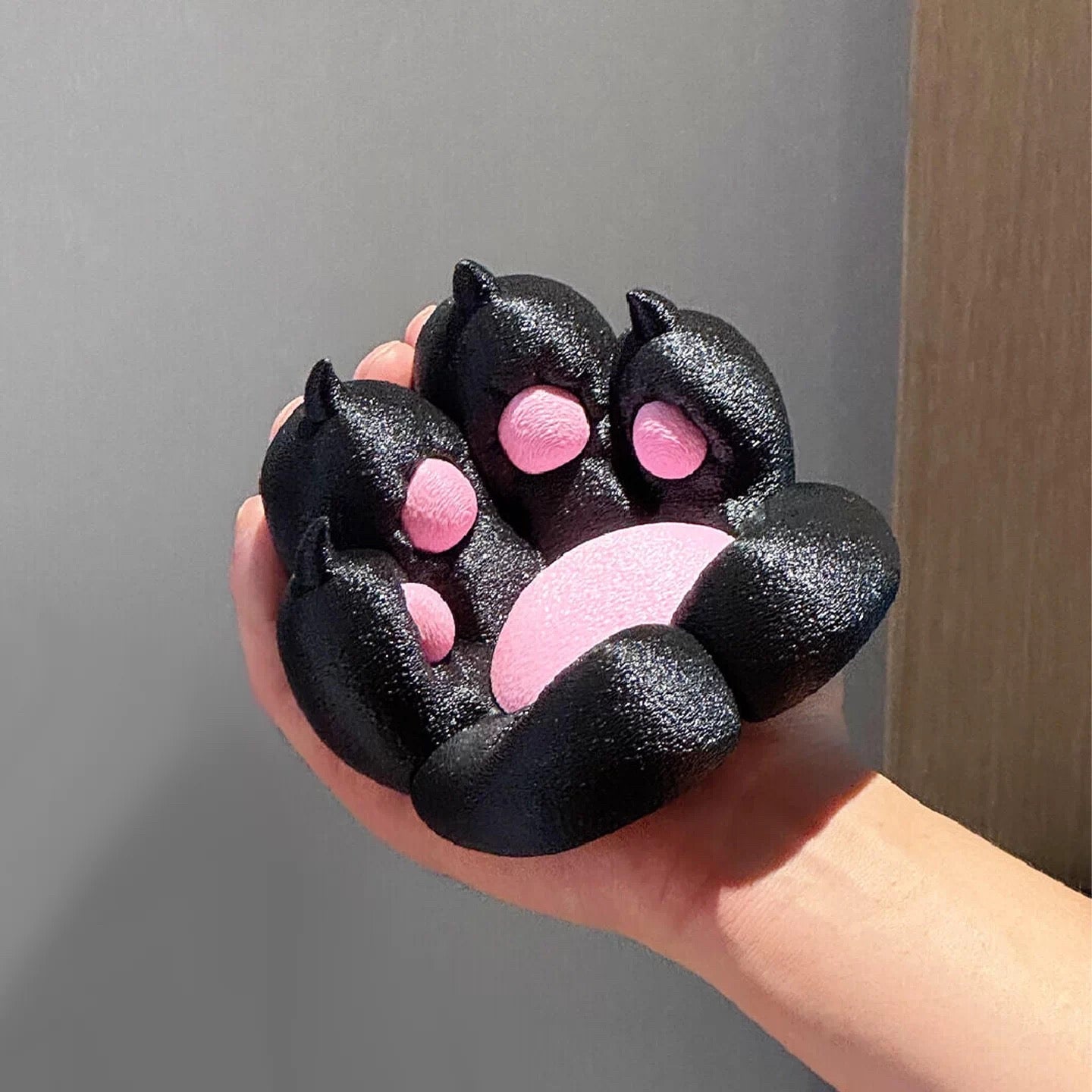 猫の肉球スマホスタンド